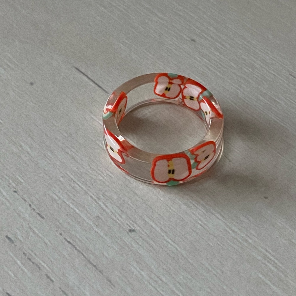 NWT chunky resin apple slice clear ring - Picture 4 of 4